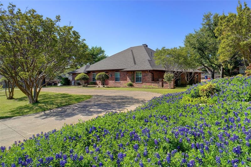 2833 S Country Club Road, Garland TX 75043 - Photo 3