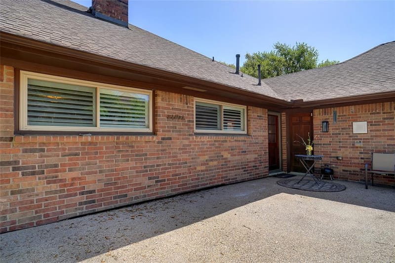 2833 S Country Club Road, Garland TX 75043 - Photo 24