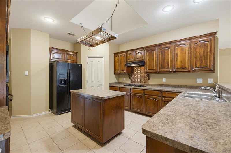11 Beechcreek Drive, Edgecliff Village TX 76134 - Photo 17
