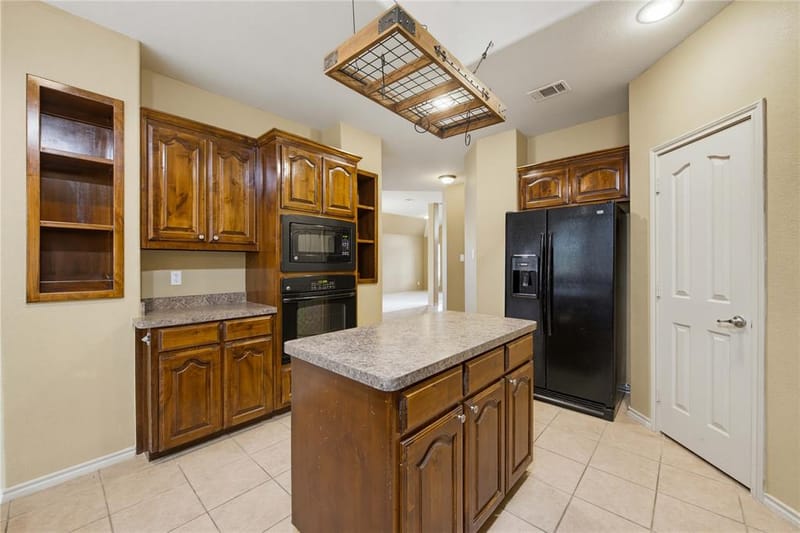 11 Beechcreek Drive, Edgecliff Village TX 76134 - Photo 16