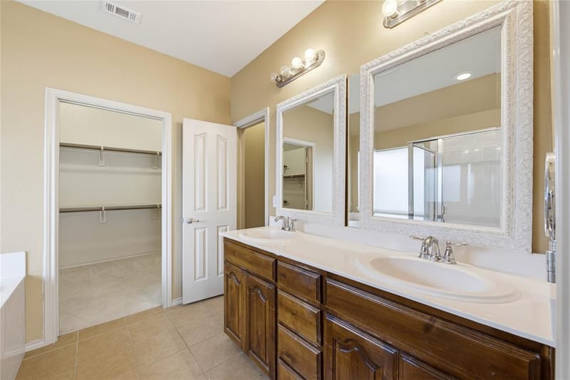 11 Beechcreek Drive, Edgecliff Village TX 76134 - Photo 22