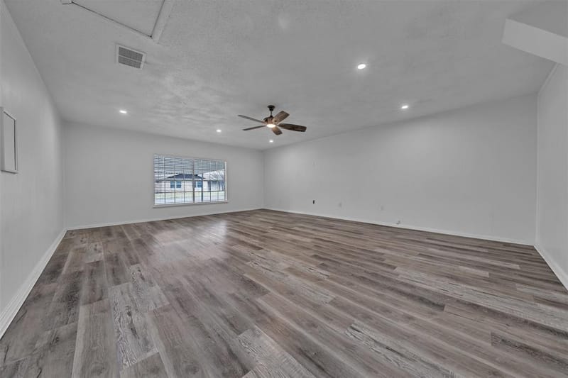 3407 NE 10th Street, Mineral Wells TX 76067 - Photo 6