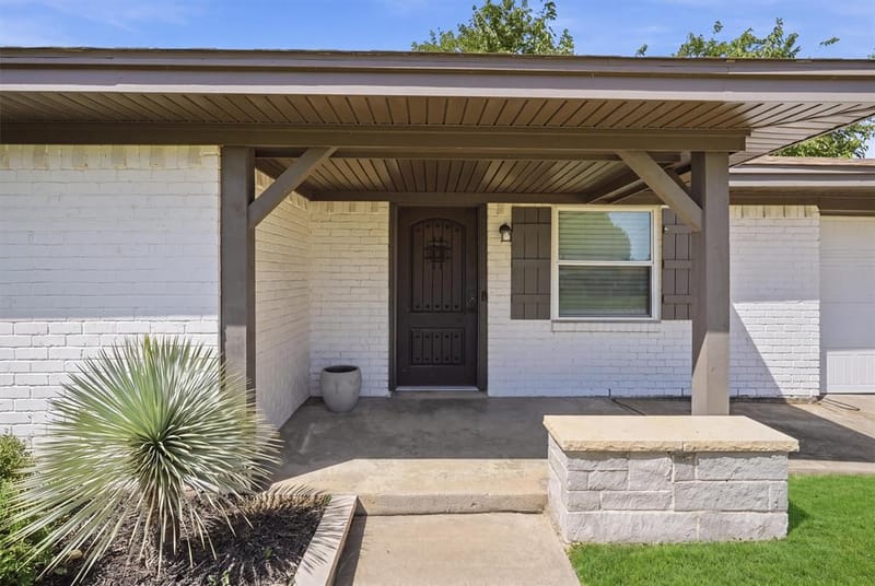 332 S Sealy Avenue, Justin TX 76247 - Photo 28