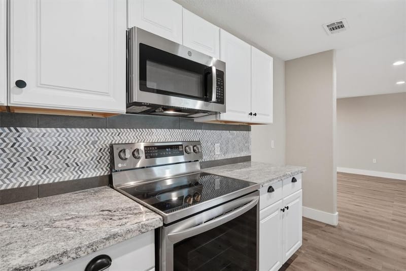 332 S Sealy Avenue, Justin TX 76247 - Photo 10