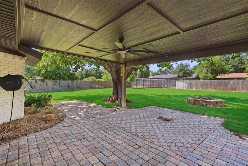 332 S Sealy Avenue, Justin TX 76247 - Photo 29