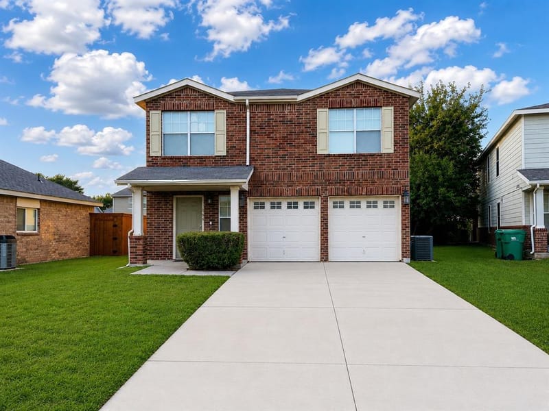 305 Daisy Lane, Wilmer TX 75172