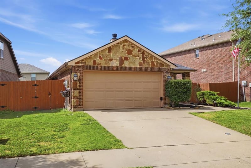 2006 Victorian Drive, Heartland TX 75126 - Photo 3