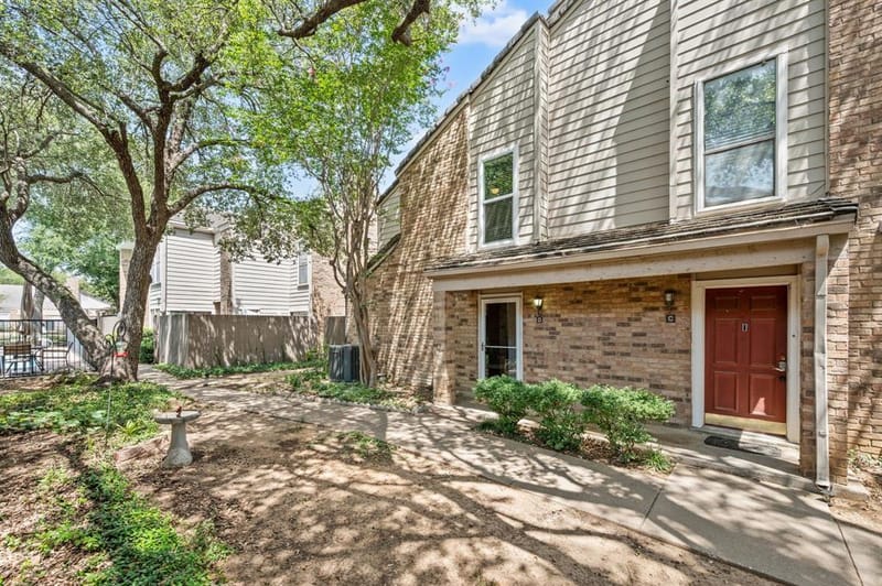 1100 Brighton Drive # D, Arlington TX 76012 - Photo 2