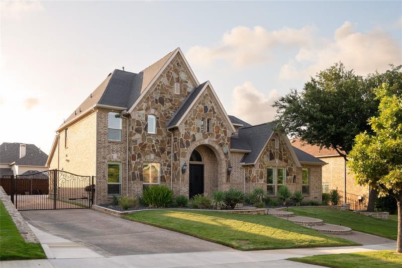 2312 Maidens Castle Drive, Lewisville TX 75056 - Photo 2