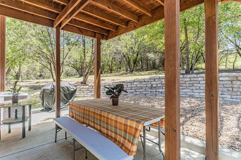 1011 Pawnee Trail, Granbury TX 76048 - Photo 23