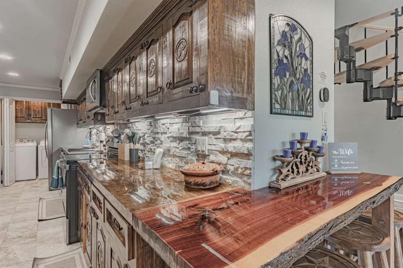 1011 Pawnee Trail, Granbury TX 76048 - Photo 5