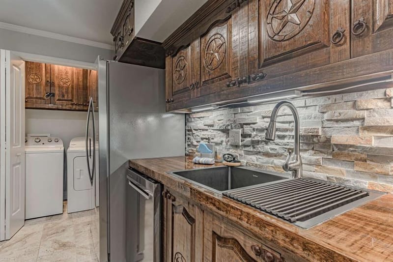 1011 Pawnee Trail, Granbury TX 76048 - Photo 8