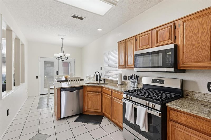 7000 Cadillac Boulevard, Arlington TX 76016 - Photo 5