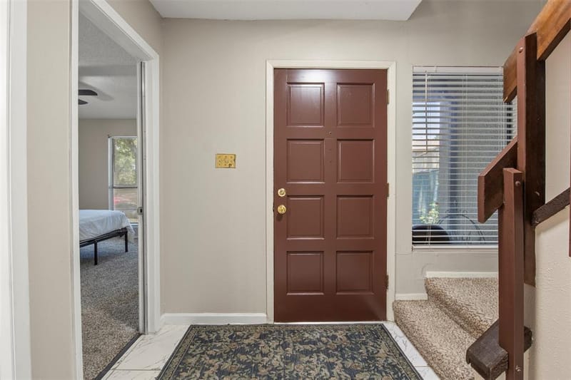 518 Campana Court, Irving TX 75061 - Photo 2