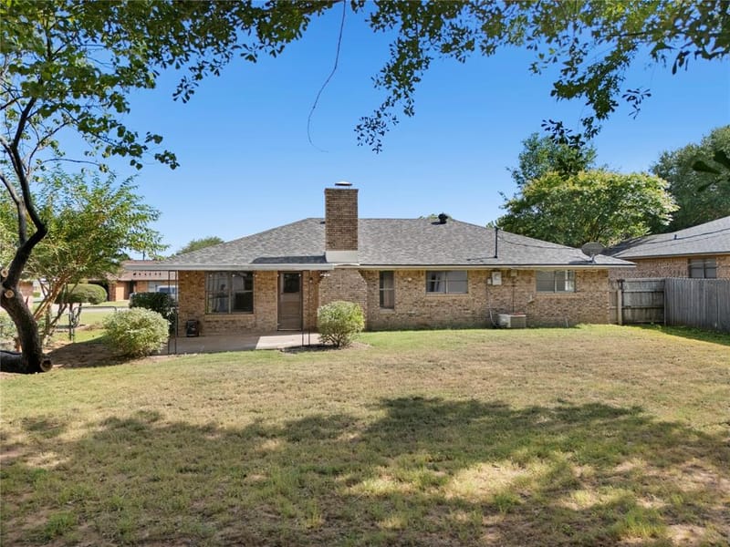 2703 Regal Drive, Denison TX 75020 - Photo 2