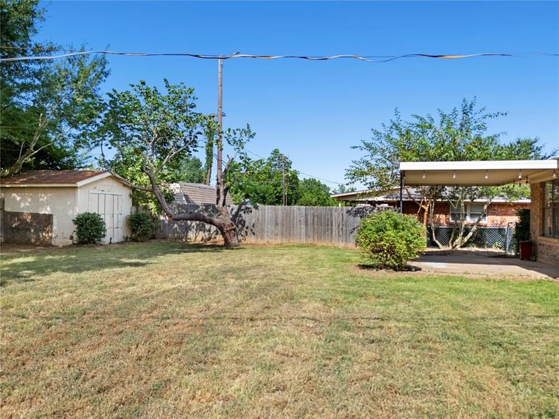 2703 Regal Drive, Denison TX 75020 - Photo 4