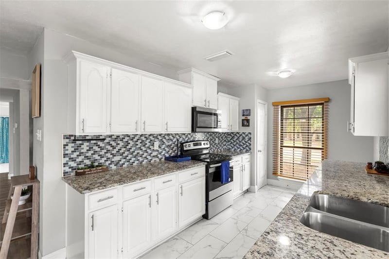 7334 Blue Sage Drive, Dallas TX 75249 - Photo 6