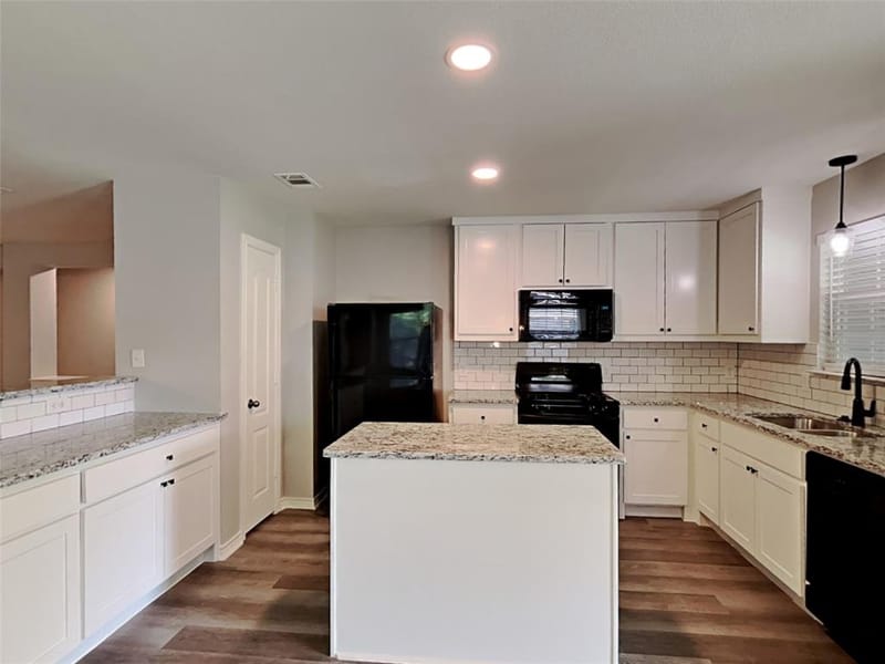 2161 Lone Pecan Drive, Mesquite TX 75181 - Photo 2