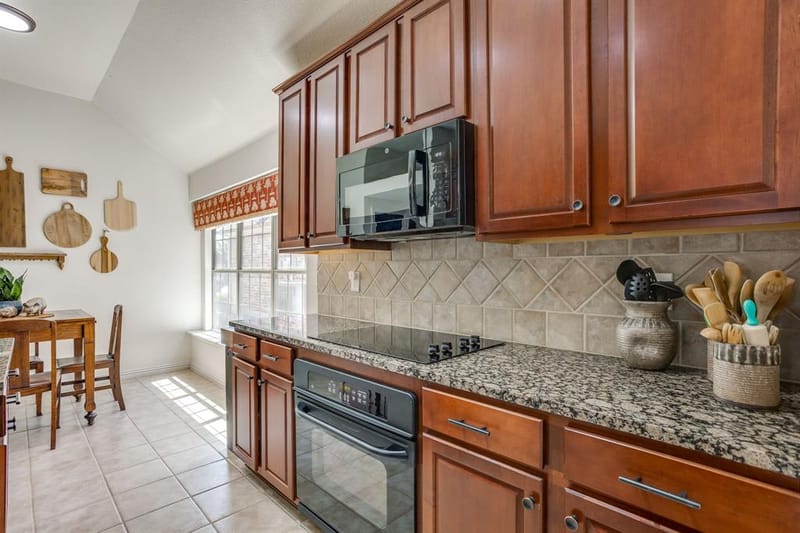 7023 Beacon Drive, Grand Prairie TX 75054 - Photo 13