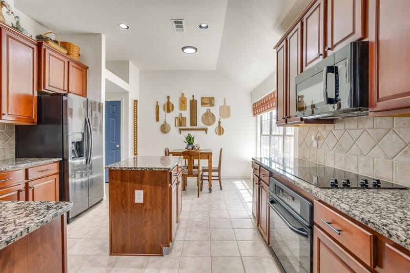 7023 Beacon Drive, Grand Prairie TX 75054 - Photo 12