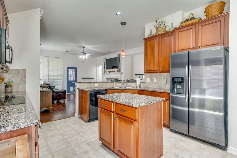 7023 Beacon Drive, Grand Prairie TX 75054 - Photo 10