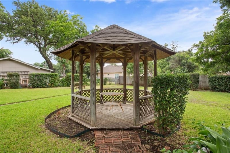 204 N Marable Street, West TX 76691 - Photo 2