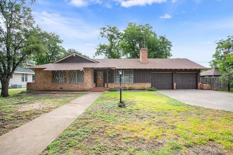204 N Marable Street, West TX 76691