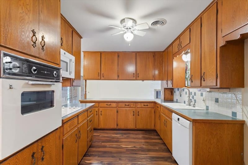 204 N Marable Street, West TX 76691 - Photo 11