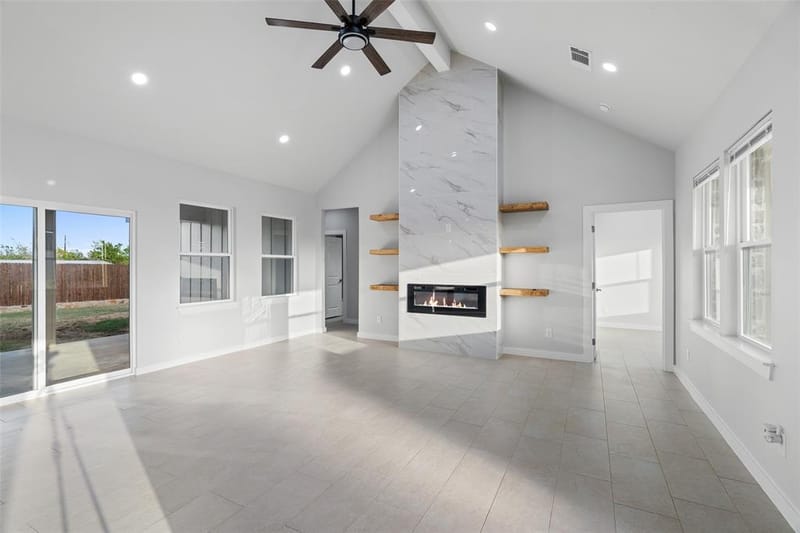 548 Highview Court, Godley TX 76044 - Photo 5
