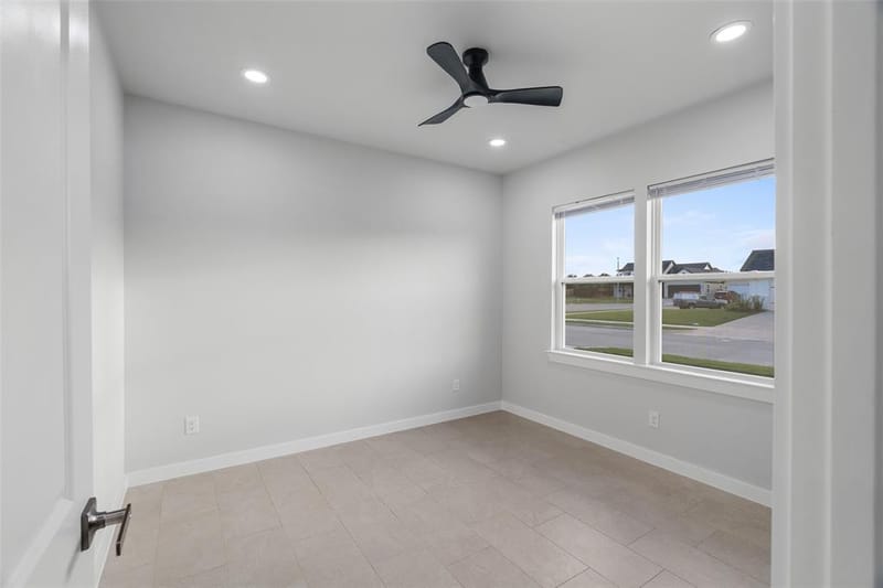 548 Highview Court, Godley TX 76044 - Photo 30