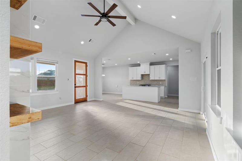 548 Highview Court, Godley TX 76044 - Photo 10
