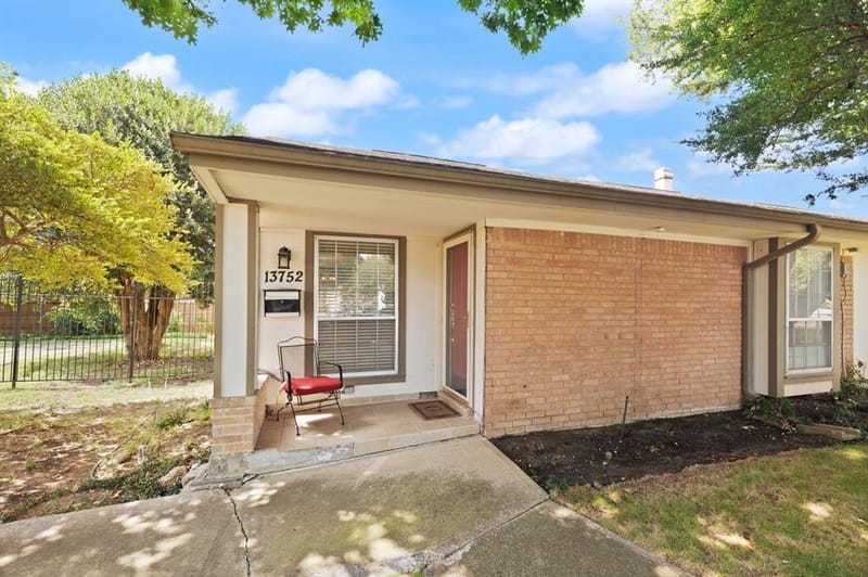 13752 Flagstone Lane, Dallas TX 75240 - Photo 2