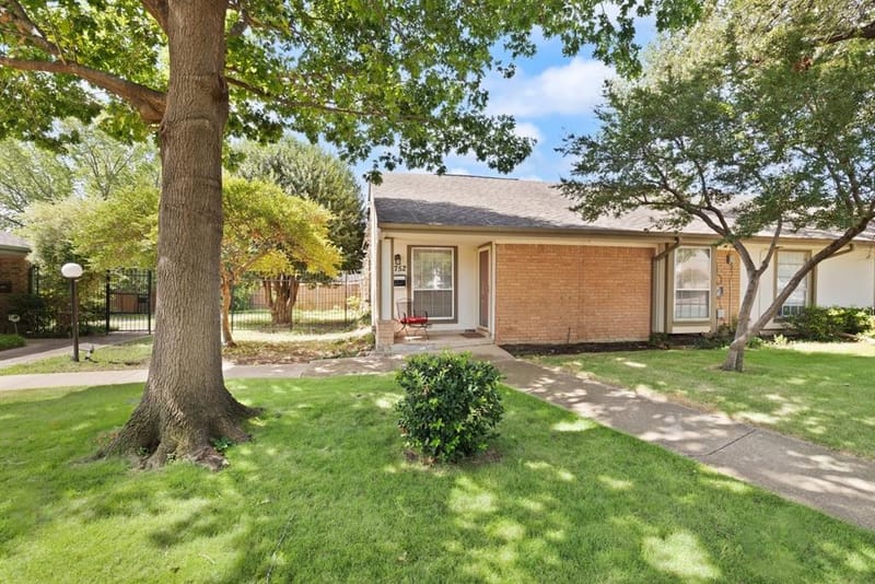 13752 Flagstone Lane, Dallas TX 75240 - Photo 21