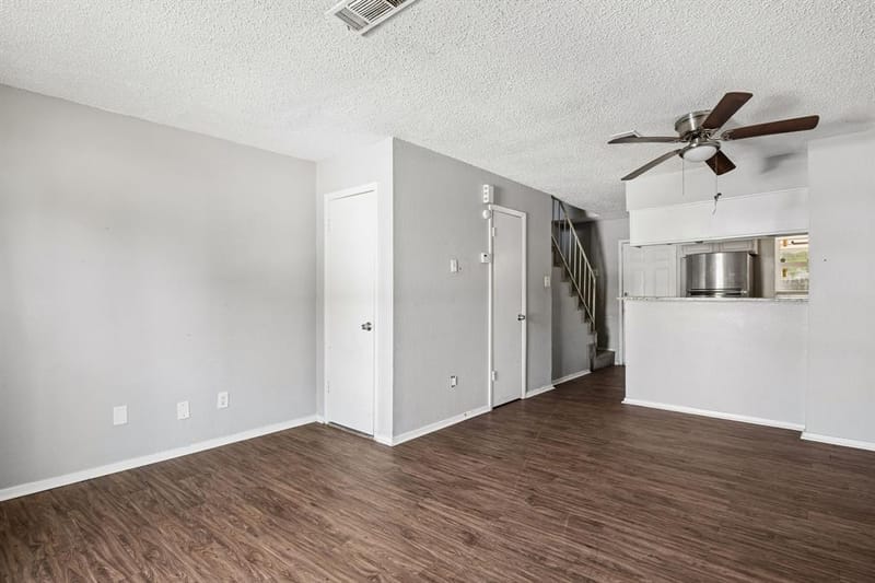 2244 Aspen Drive, Dallas TX 75227 - Photo 2