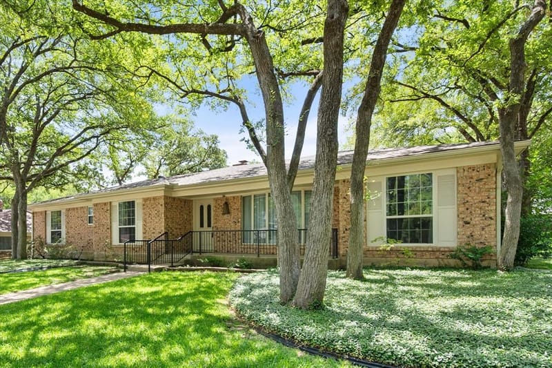 1104 Arlena Drive, Arlington TX 76012 - Photo 2