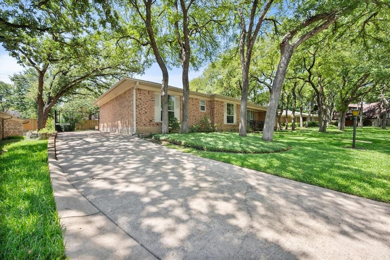 1104 Arlena Drive, Arlington TX 76012 - Photo 3