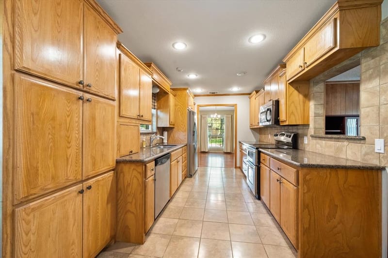 1104 Arlena Drive, Arlington TX 76012 - Photo 11