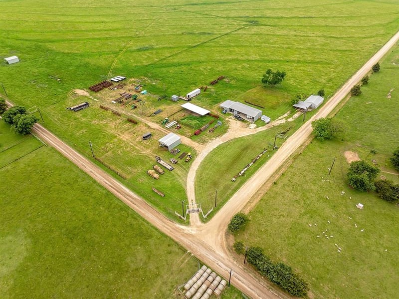1010 County Road 382, Era TX 76238 - Photo 2