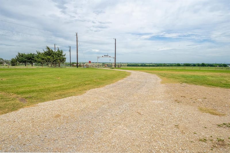 1010 County Road 382, Era TX 76238 - Photo 6