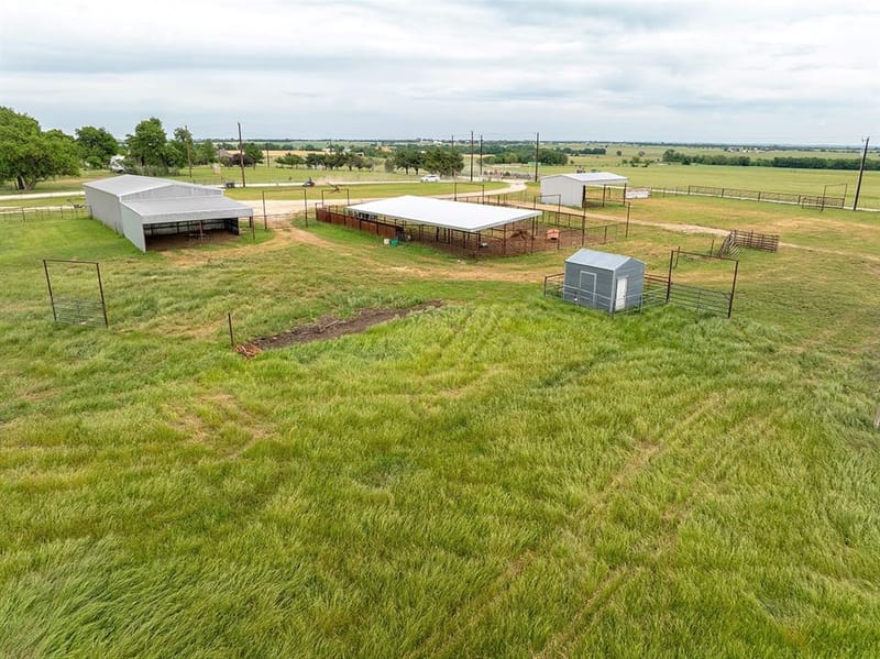 1010 County Road 382, Era TX 76238 - Photo 28