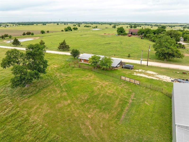 1010 County Road 382, Era TX 76238 - Photo 37
