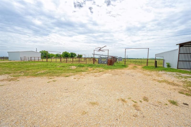 1010 County Road 382, Era TX 76238 - Photo 31