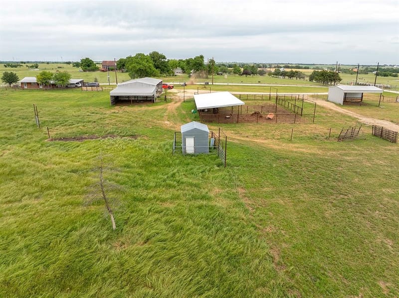 1010 County Road 382, Era TX 76238 - Photo 29