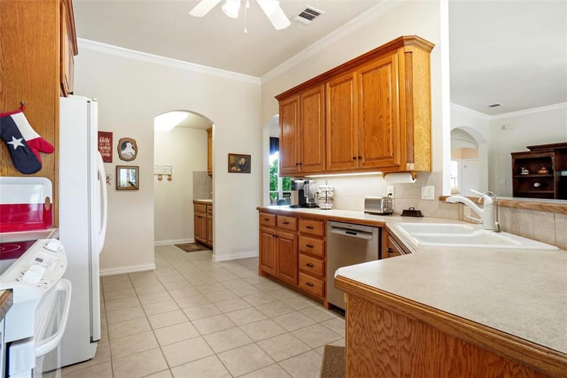 114 Bolivar Drive, Weatherford TX 76085 - Photo 8