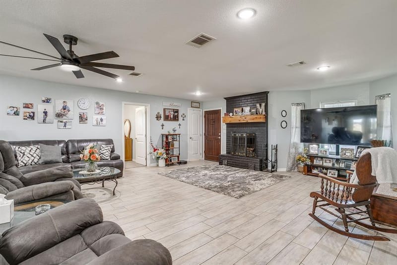 207 Trails End, Poolville TX 76487 - Photo 11