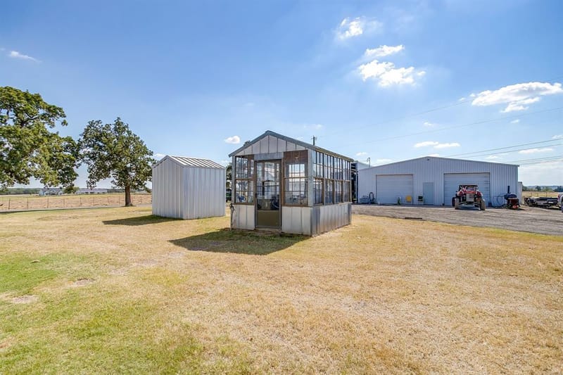 207 Trails End, Poolville TX 76487 - Photo 35