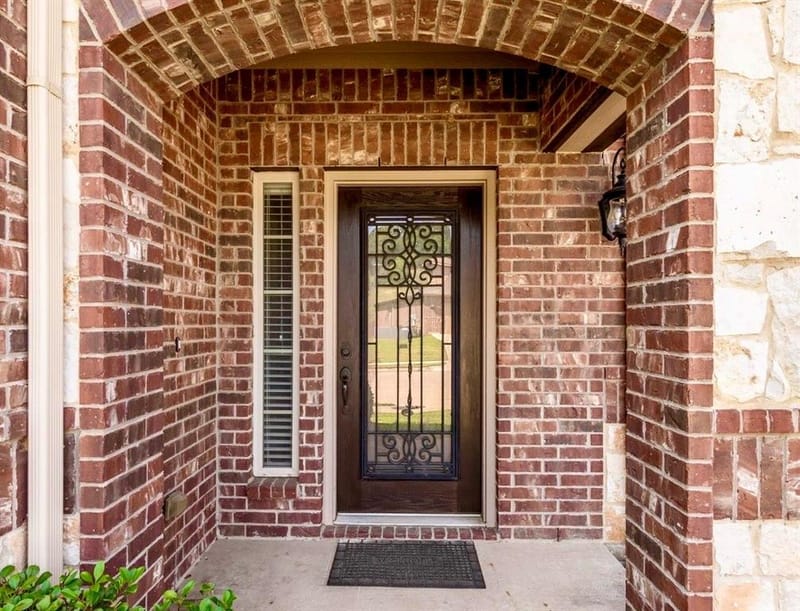 5727 Mountain Hollow Drive, Dallas TX 75249 - Photo 2