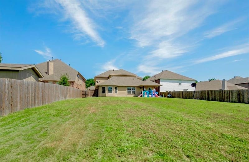 5727 Mountain Hollow Drive, Dallas TX 75249 - Photo 3