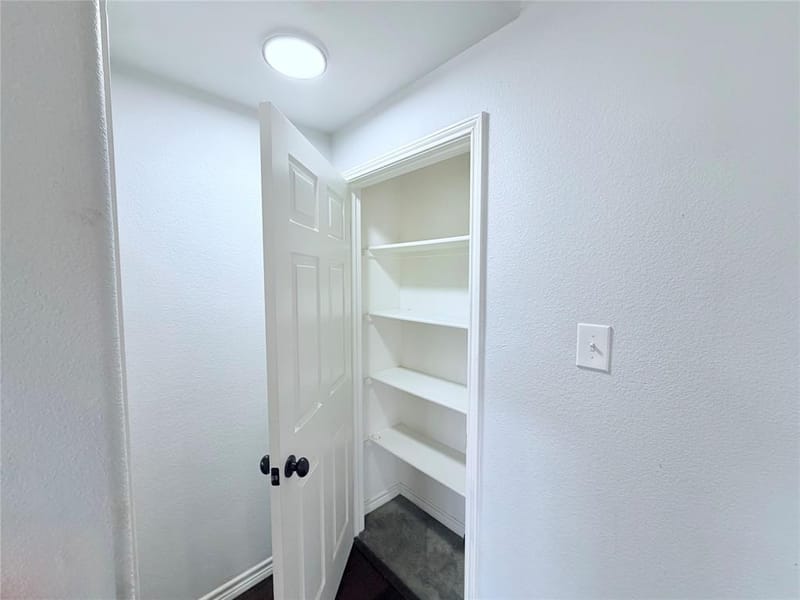 5727 Mountain Hollow Drive, Dallas TX 75249 - Photo 18
