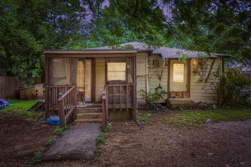 1012 E Jefferson Street, Waxahachie TX 75165 - Photo 2